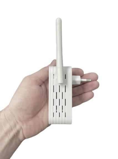 секретная камера, установленная в усилителе wifi